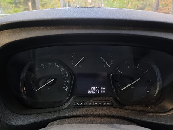 Peugeot Expert 9 of 16