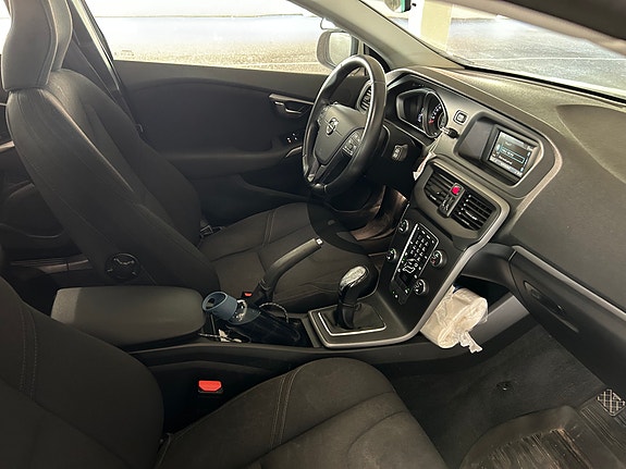 Volvo V40 2 of 5