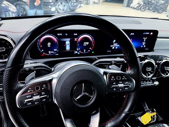 Mercedes-Benz CLA200 11 of 20