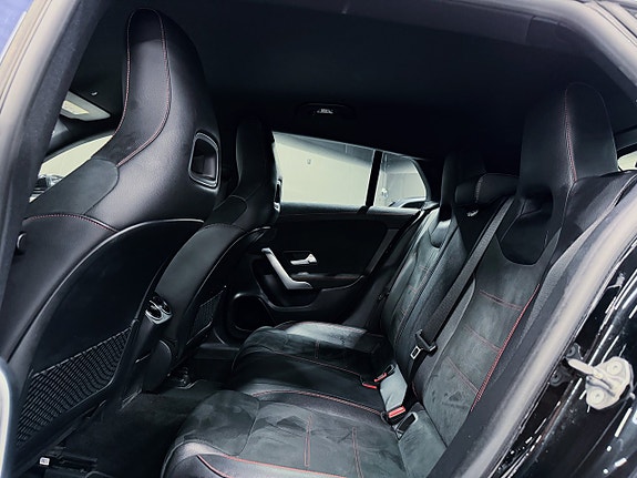 Mercedes-Benz CLA200 18 of 20