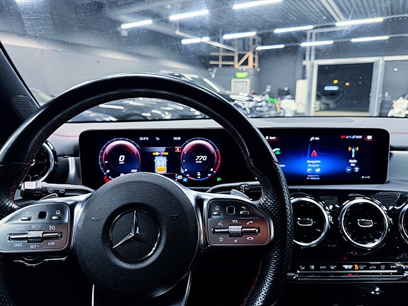 Mercedes-Benz CLA200 13 of 20