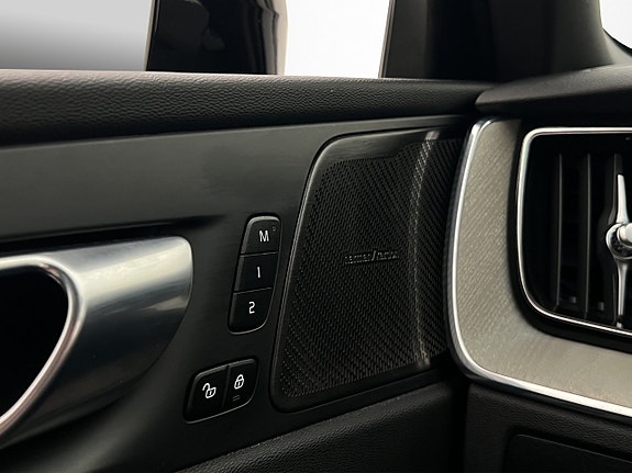 Volvo XC60 16 of 30