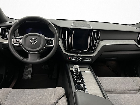 Volvo XC60 11 of 30