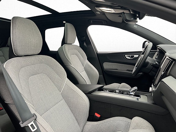 Volvo XC60 12 of 30