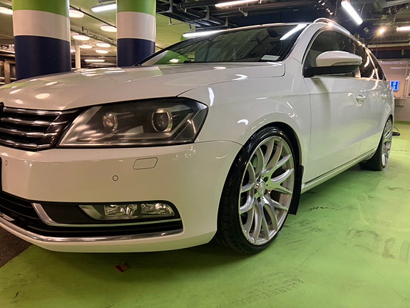Volkswagen Passat 3 of 5