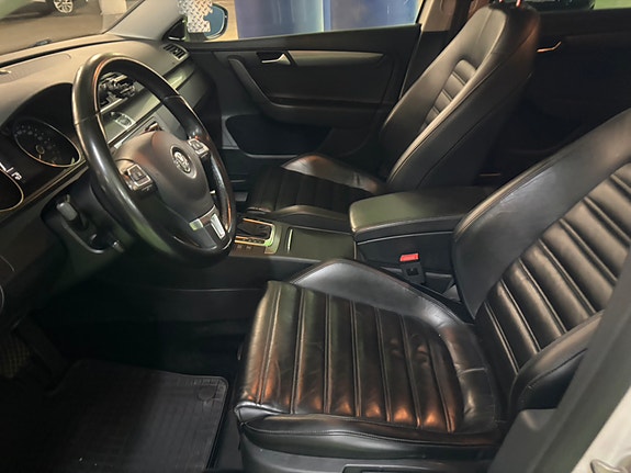 Volkswagen Passat 4 of 5