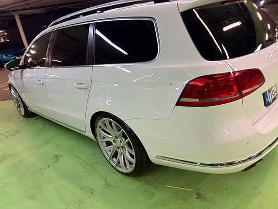 Volkswagen Passat 2 of 5