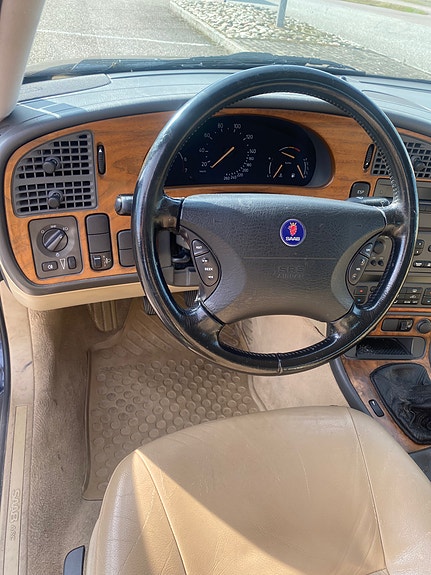 Saab 9-5 3 of 7