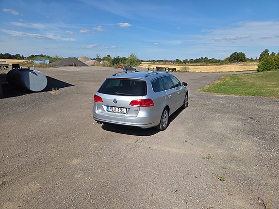 Volkswagen Passat 3 of 6