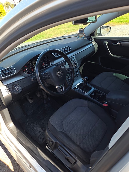 Volkswagen Passat 5 of 6
