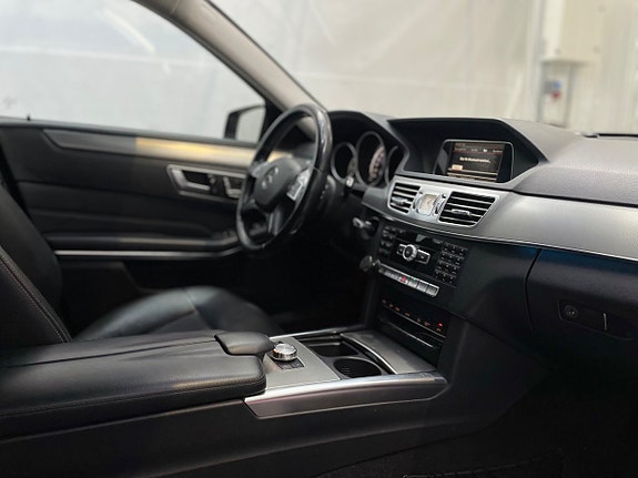 Mercedes-Benz E220 9 of 15
