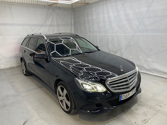 Mercedes-Benz E220 3 of 15