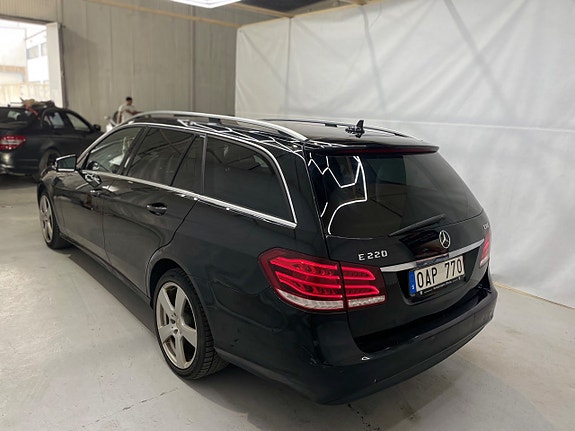 Mercedes-Benz E220 6 of 15