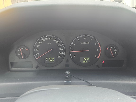 Volvo V70 3 of 4
