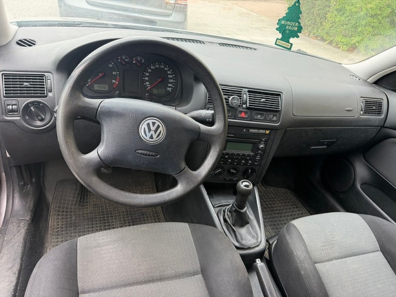 Volkswagen Golf IV 3 of 4