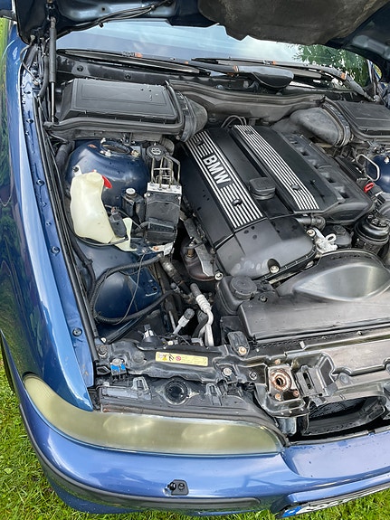 BMW 525i 10 of 16