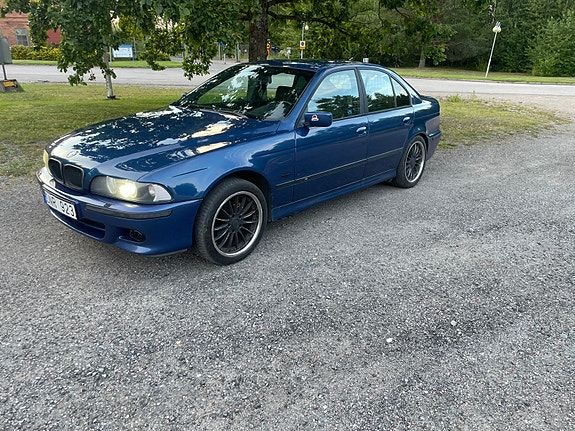 BMW 525i 3 of 16