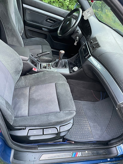 BMW 525i 2 of 16