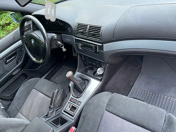 BMW 525i 12 of 16