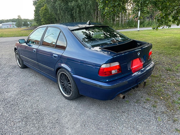 BMW 525i 6 of 16