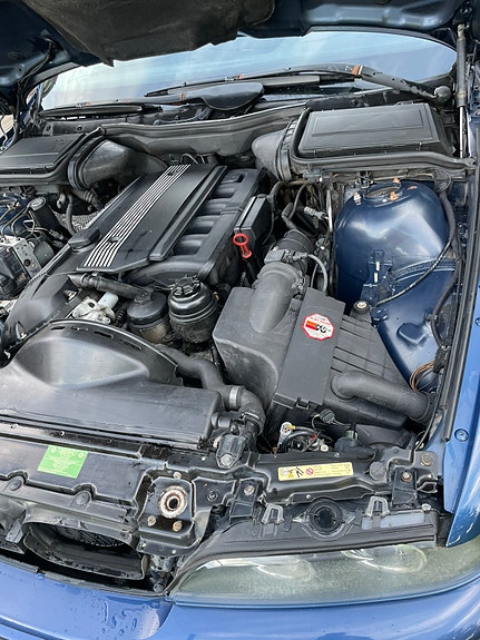 BMW 525i 11 of 16