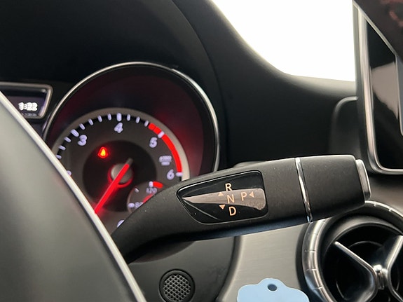 Mercedes-Benz CLA220 d 16 of 28