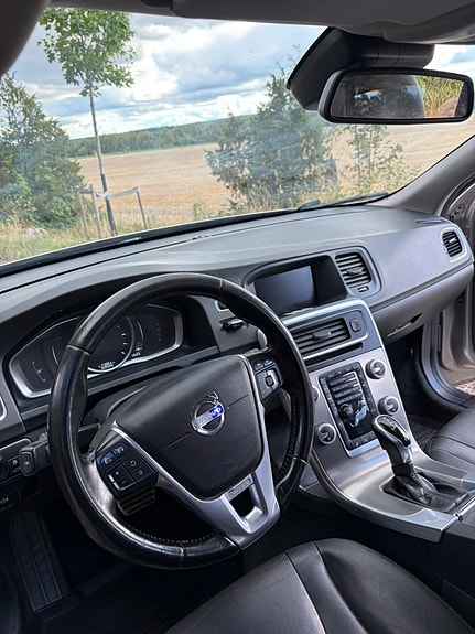 Volvo V60 13 of 13