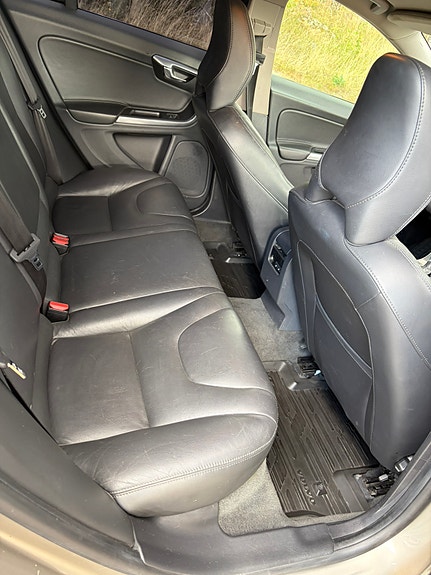 Volvo V60 11 of 13