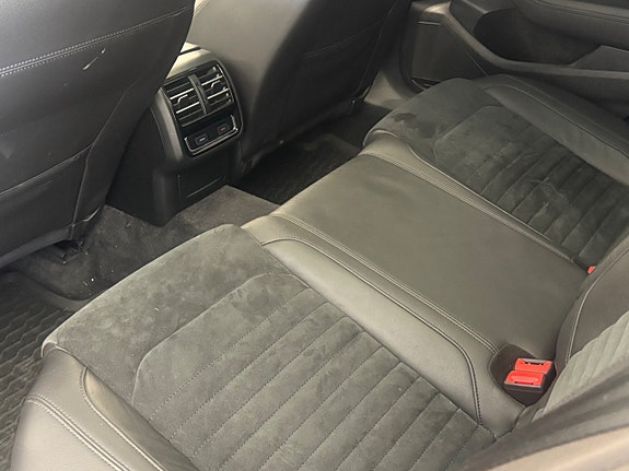 Volkswagen Passat 10 of 17