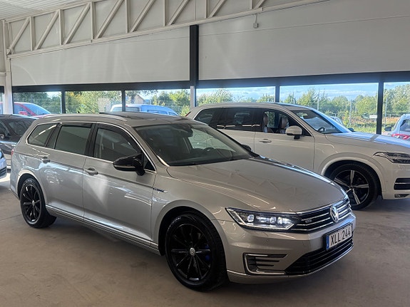 Volkswagen Passat 5 of 17