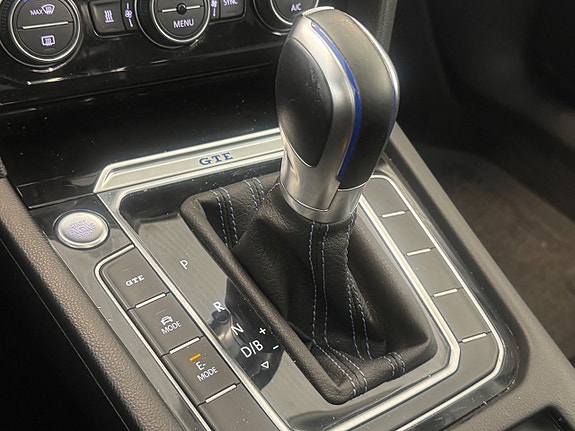 Volkswagen Passat 16 of 17