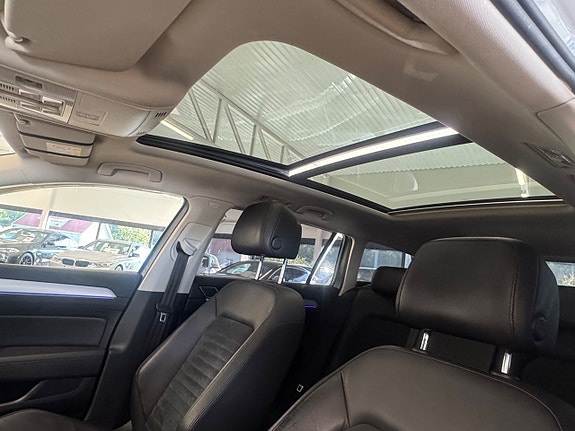 Volkswagen Passat 11 of 17