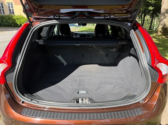Volvo V60 Cross Country 13 of 13