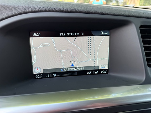 Volvo V60 Cross Country 11 of 13