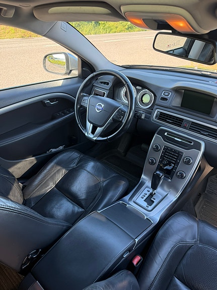 Volvo V70 5 of 11