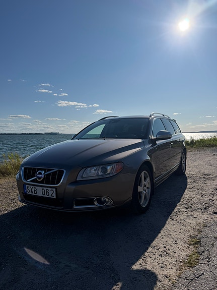 Volvo V70 8 of 11