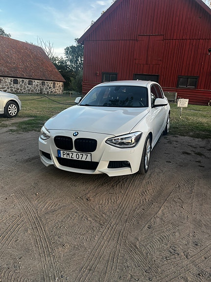 BMW 118d 2 of 10