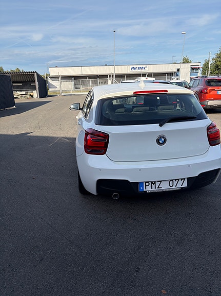 BMW 118d 4 of 10