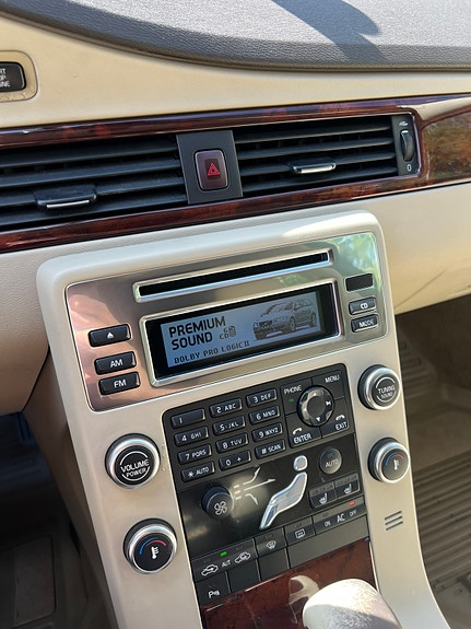 Volvo V70 10 of 29