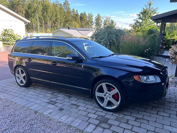 Volvo V70 3 of 29