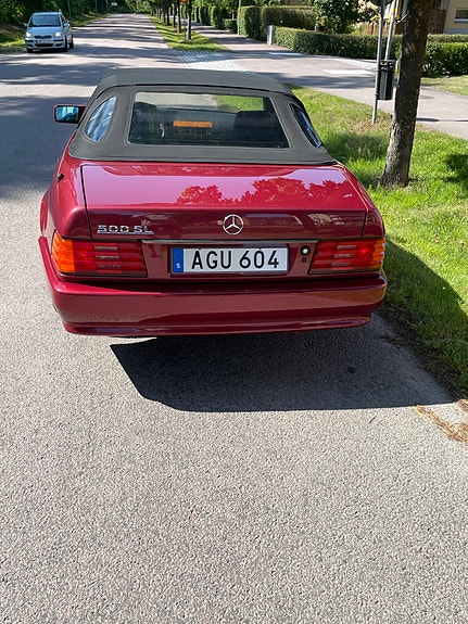 Mercedes-Benz 500 SL 3 of 6