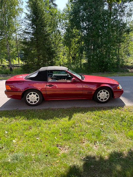 Mercedes-Benz 500 SL 2 of 6