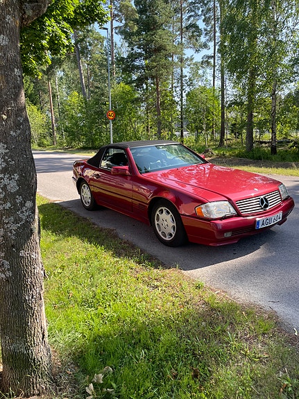 Mercedes-Benz 500 SL 4 of 6