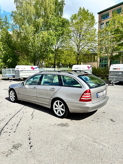 Mercedes-Benz C180 5 of 10