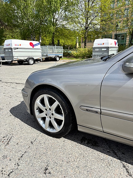 Mercedes-Benz C180 7 of 10