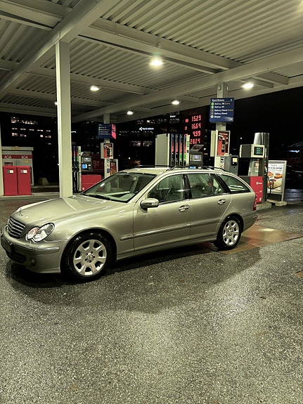Mercedes-Benz C180 9 of 10