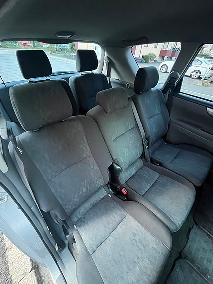 Toyota Avensis Verso 12 of 20
