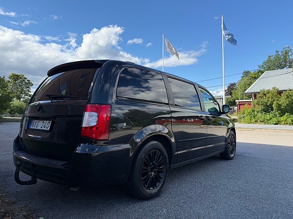 Lancia Voyager 3 of 16