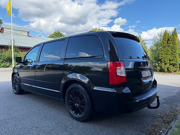Lancia Voyager 4 of 16