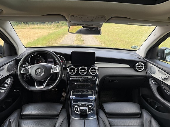 Mercedes-Benz GLC220 d 10 of 14